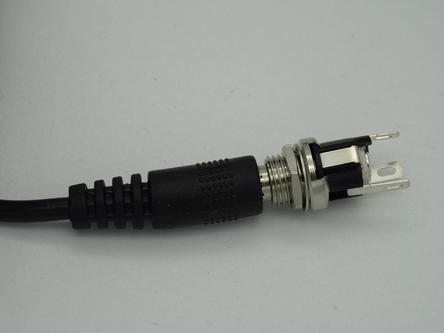3,7 V Ladegerät für Lichtschwert